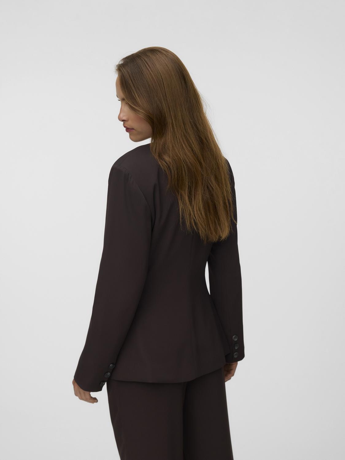 model_shot-back